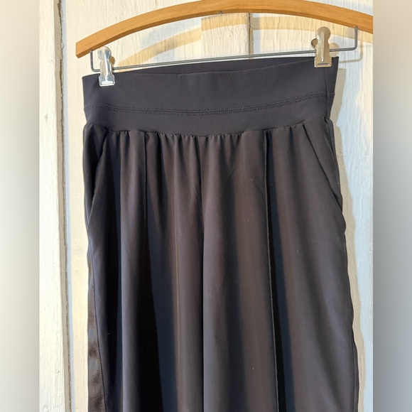 Athleta Nolita Wide Leg Pants in Black: Size 6 - Picture 2 of 11